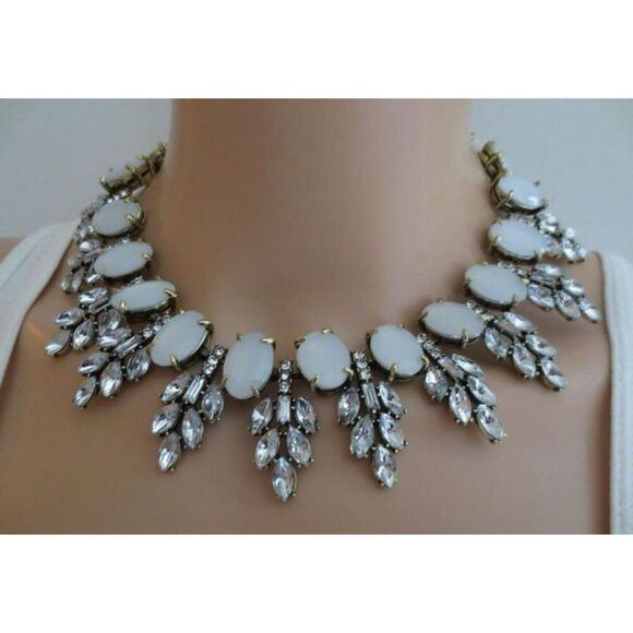 Women's Crystal Wreath Leaves Pendant Statement Bib Necklace Gray - Picture 1 of 7